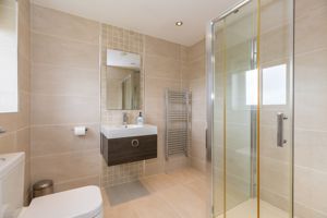 Ensuite- click for photo gallery